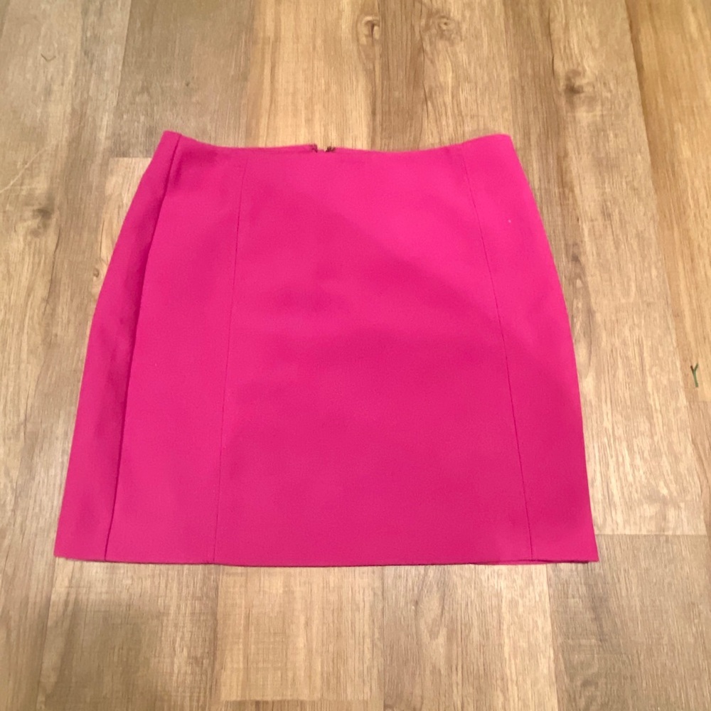 Loft size 6P magenta skirt